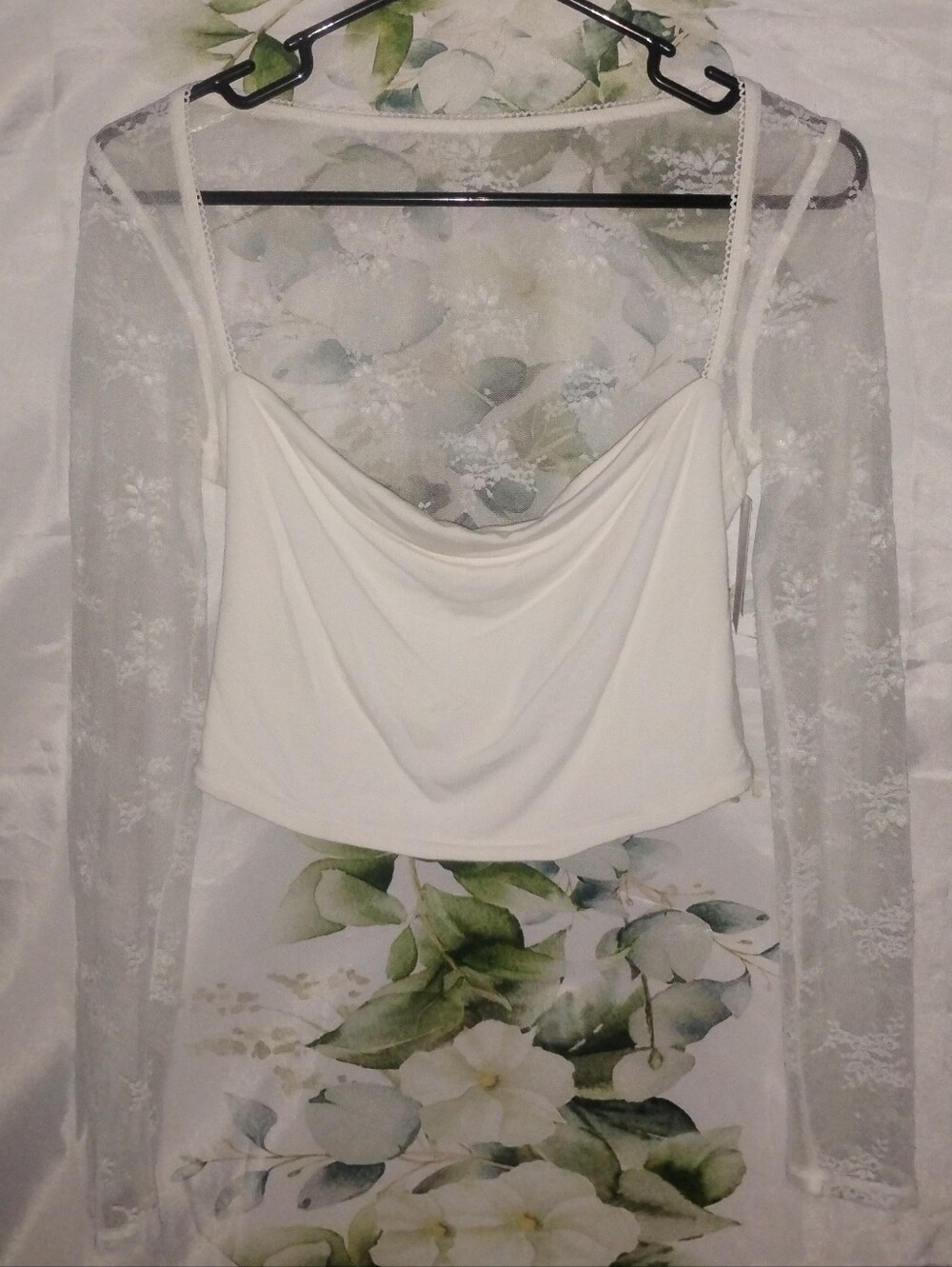 ($3Bundled)  NWT White Lace Cropped Top